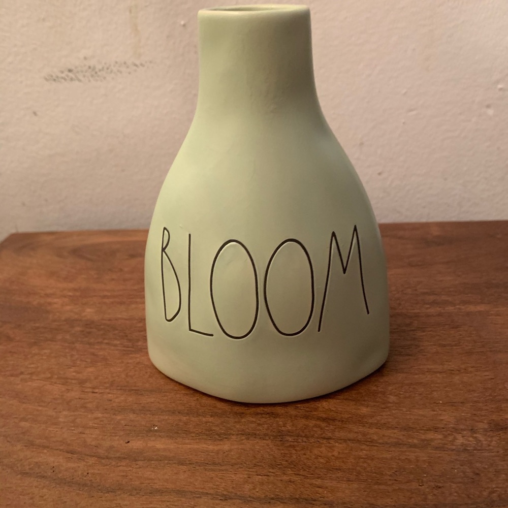 Rae Dunn Bloom Vase NWT